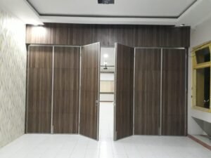pintu partisi lipat