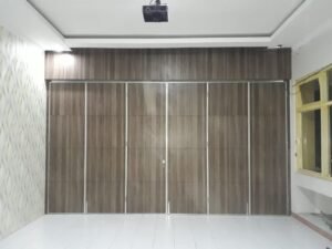 pintu partisi lipat