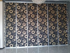 pintu lipat penyekat ruangan